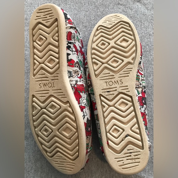 TOMS - Picture 2 of 4